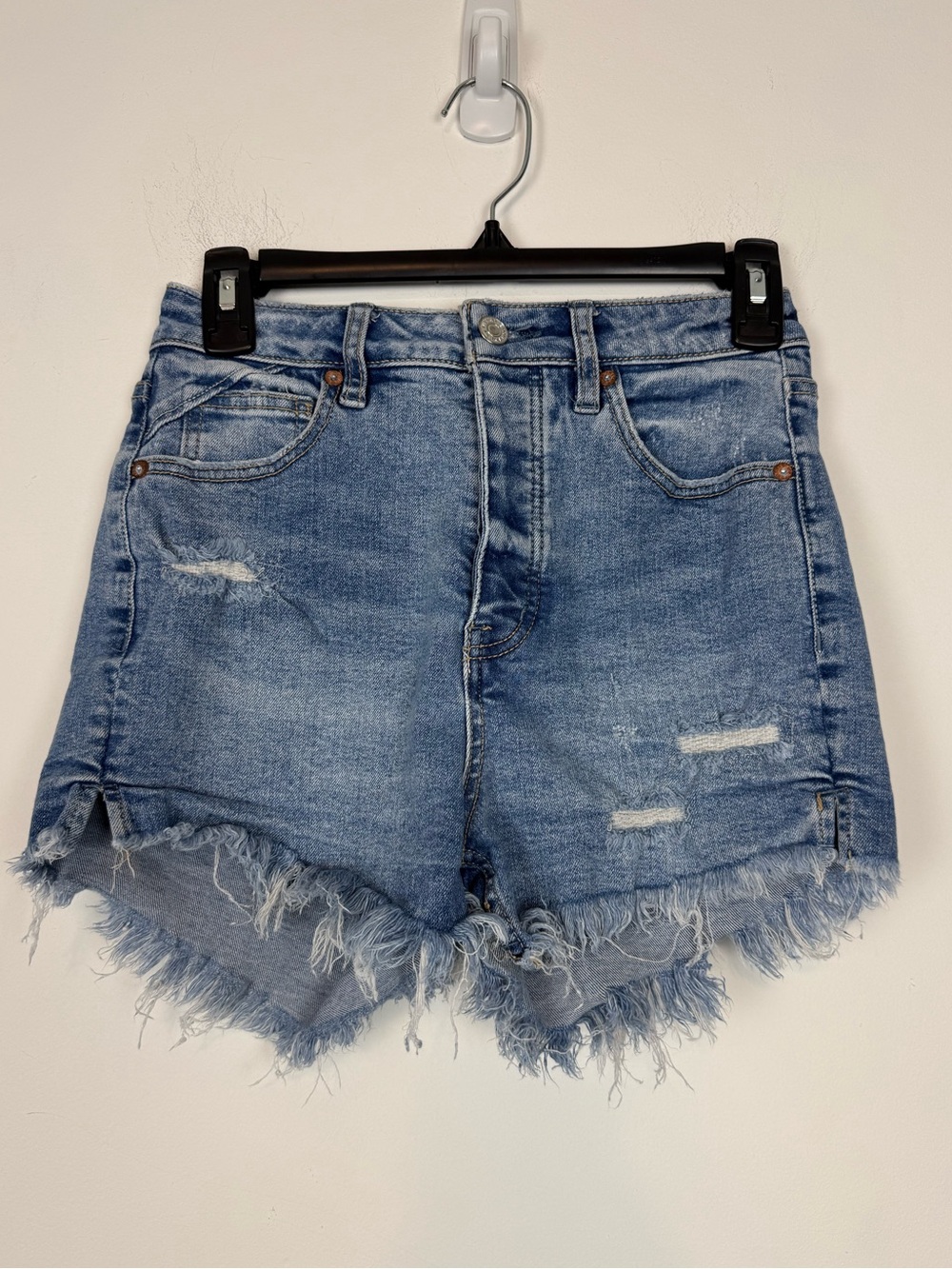 Free People We The Free Curvy Vintage High Rise Cut Off Jean Shorts. Size 25.